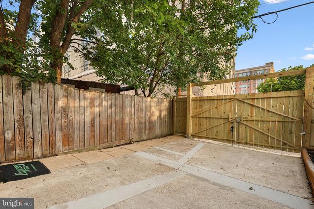 916 SHEPHERD ST NW, Washington, DC 20011