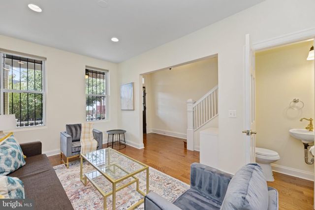 916 SHEPHERD ST NW, Washington, DC 20011