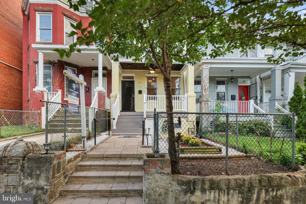 916 SHEPHERD ST NW, Washington, DC 20011
