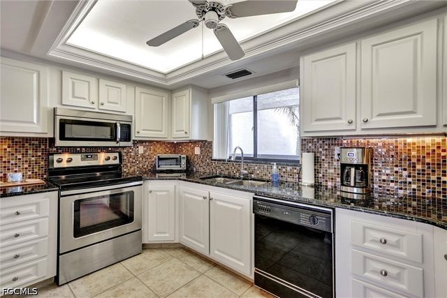 4586 Trawler CT 304, Fort Myers, FL 33919