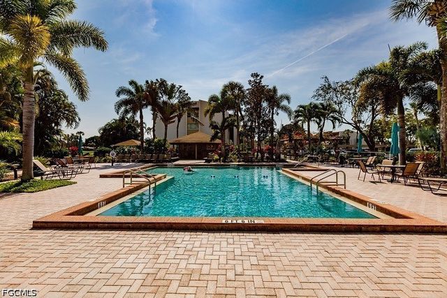 4586 Trawler CT 304, Fort Myers, FL 33919
