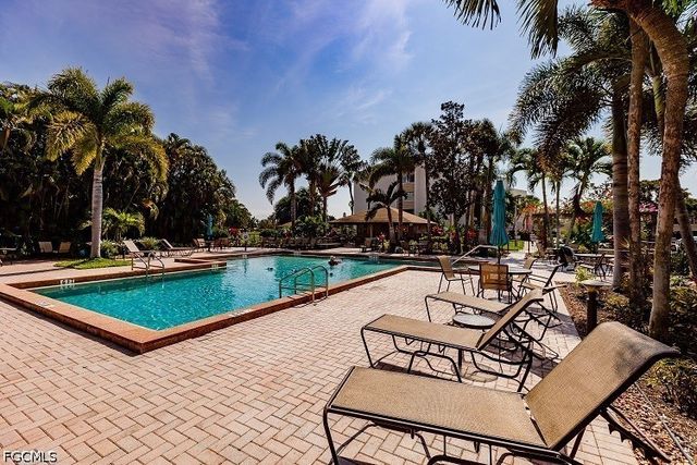 4586 Trawler CT 304, Fort Myers, FL 33919