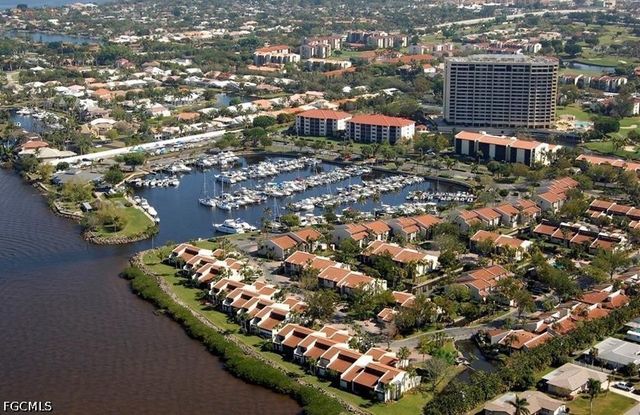 4586 Trawler CT 304, Fort Myers, FL 33919
