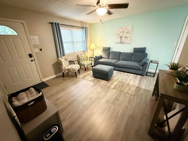 7796 Walnut Creek Drive, Florence, KY 41042