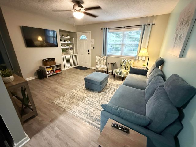 7796 Walnut Creek Drive, Florence, KY 41042