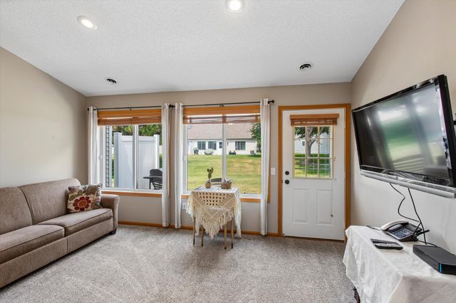 7578 Hinton Park Avenue S, Cottage Grove, MN 55016