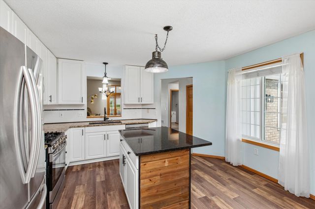 7578 Hinton Park Avenue S, Cottage Grove, MN 55016