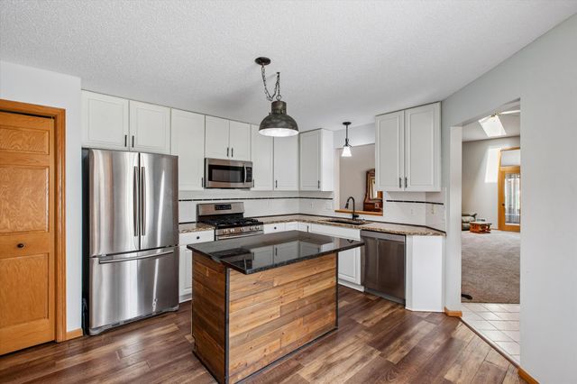 7578 Hinton Park Avenue S, Cottage Grove, MN 55016