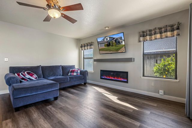 5133 Almsbury Dr, Salida, CA 95368