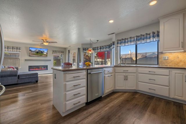 5133 Almsbury Dr, Salida, CA 95368