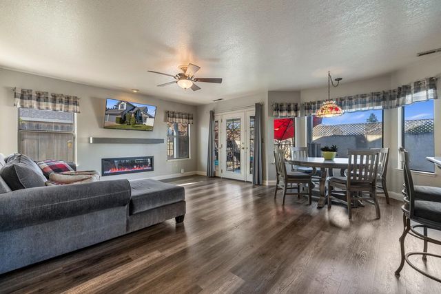 5133 Almsbury Dr, Salida, CA 95368