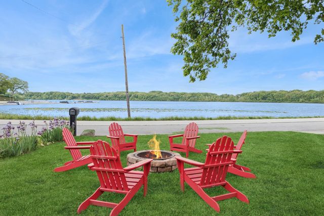 212 Lake Shore Drive, La Porte, IN 46350