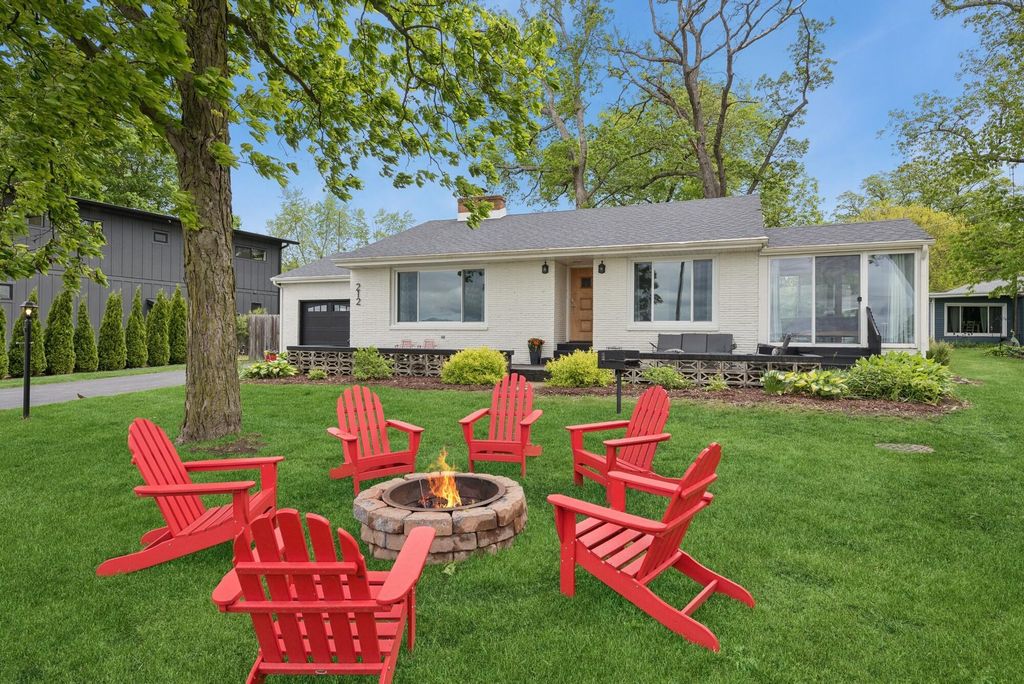 212 Lake Shore Drive, La Porte, IN 46350