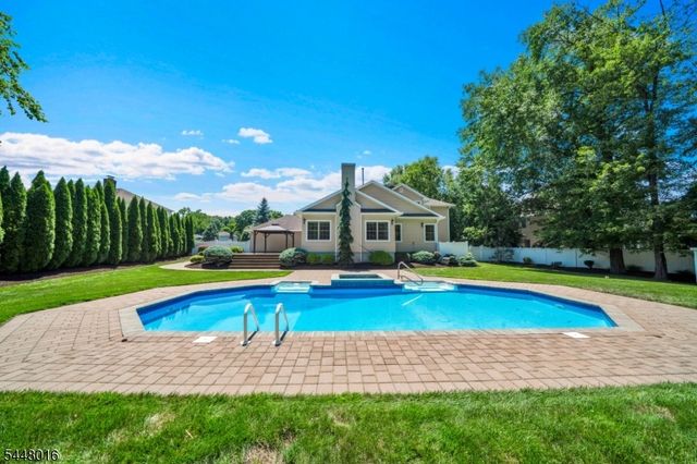 3 Bromley Ct, Montville Twp., NJ 07045
