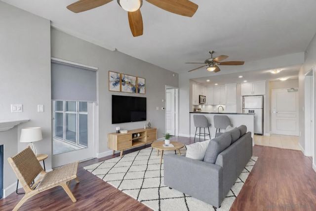 300 W Beech St 2101, San Diego, CA 92101