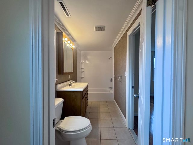 85 Ivy Street B, Branford, CT 06405