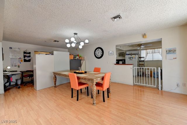 1951 Papago Lane, Las Vegas, NV 89169