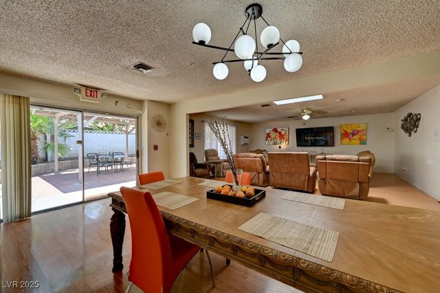 1951 Papago Lane, Las Vegas, NV 89169