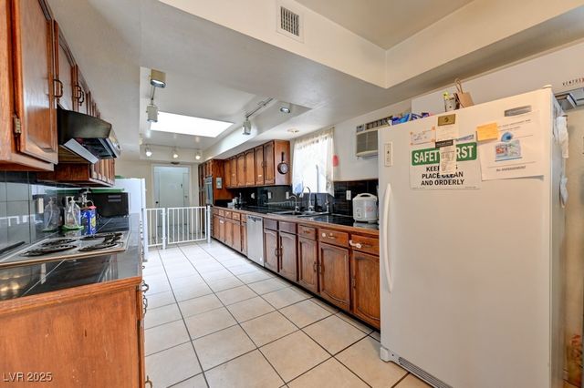 1951 Papago Lane, Las Vegas, NV 89169