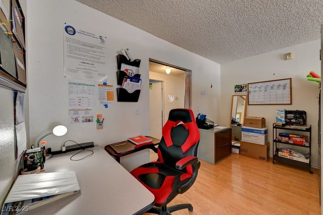 1951 Papago Lane, Las Vegas, NV 89169