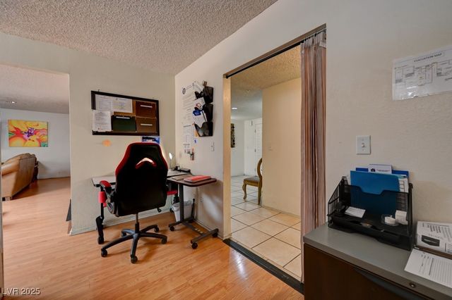 1951 Papago Lane, Las Vegas, NV 89169