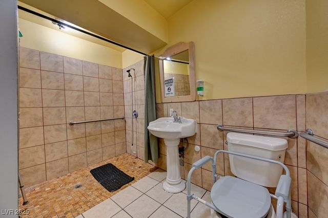 1951 Papago Lane, Las Vegas, NV 89169