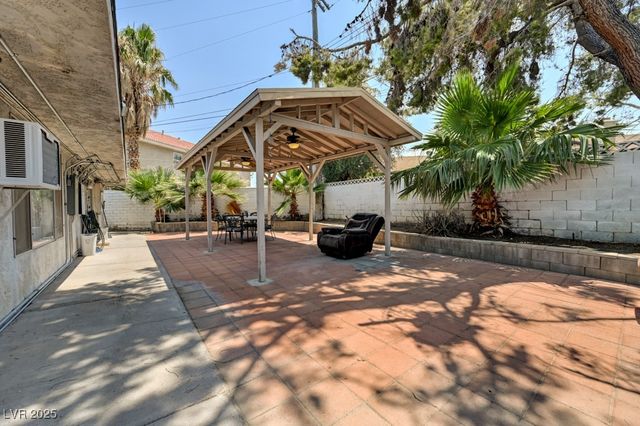 1951 Papago Lane, Las Vegas, NV 89169