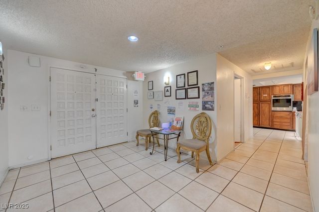 1951 Papago Lane, Las Vegas, NV 89169