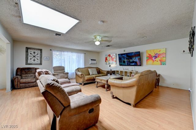 1951 Papago Lane, Las Vegas, NV 89169