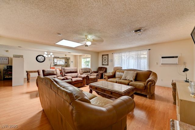 1951 Papago Lane, Las Vegas, NV 89169