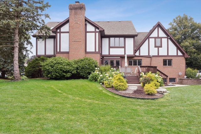6001 Sedgley Court, Burr Ridge, IL 60527