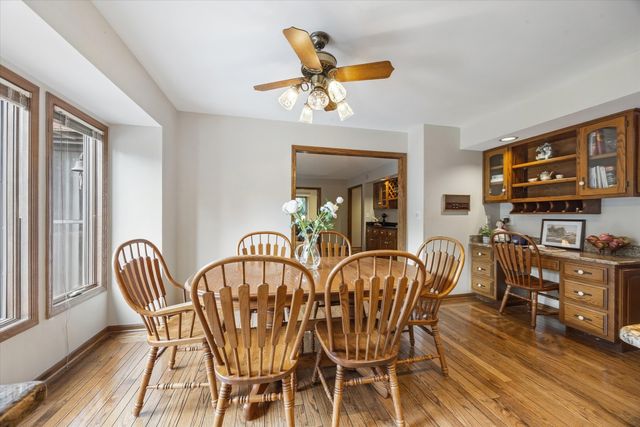 6001 Sedgley Court, Burr Ridge, IL 60527