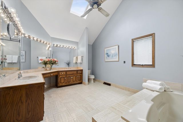 6001 Sedgley Court, Burr Ridge, IL 60527