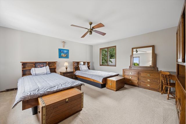 6001 Sedgley Court, Burr Ridge, IL 60527