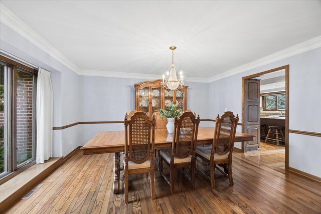 6001 Sedgley Court, Burr Ridge, IL 60527