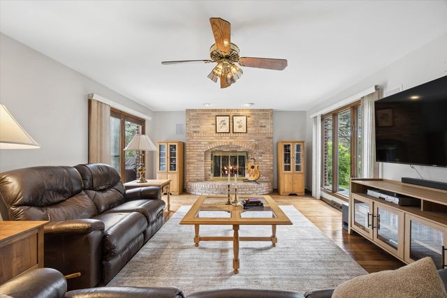 6001 Sedgley Court, Burr Ridge, IL 60527