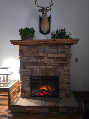 130 Pine Woods Village Drive, Hollister, MO 65672