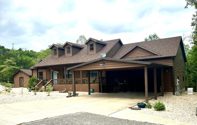 130 Pine Woods Village Drive, Hollister, MO 65672