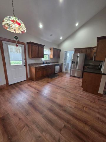 130 Pine Woods Village Drive, Hollister, MO 65672