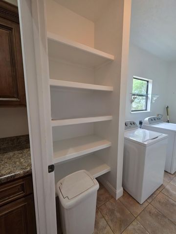 130 Pine Woods Village Drive, Hollister, MO 65672