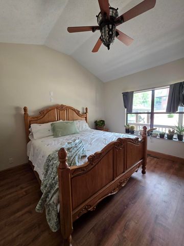 130 Pine Woods Village Drive, Hollister, MO 65672