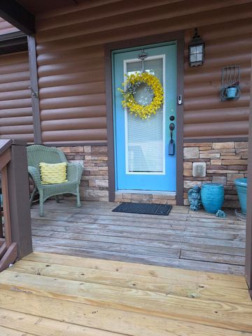130 Pine Woods Village Drive, Hollister, MO 65672