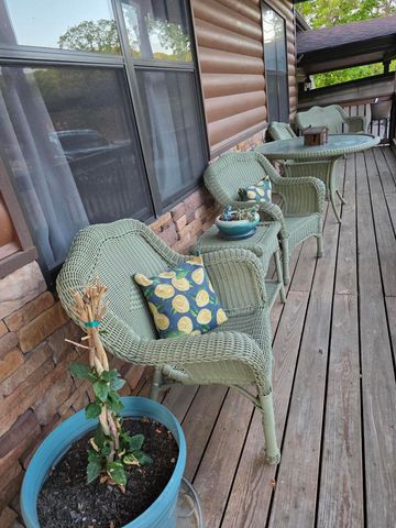 130 Pine Woods Village Drive, Hollister, MO 65672