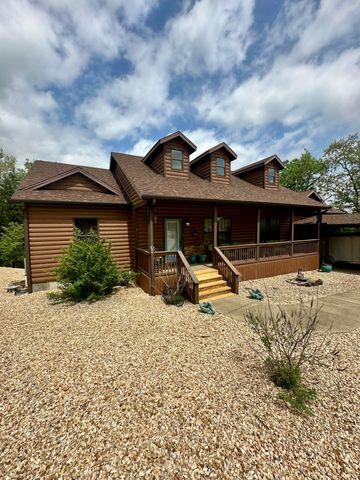 130 Pine Woods Village Drive, Hollister, MO 65672