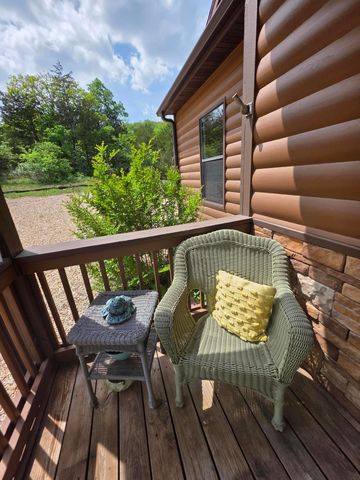 130 Pine Woods Village Drive, Hollister, MO 65672