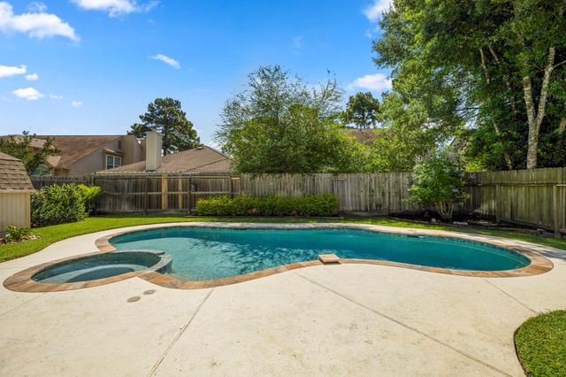 16031 Willowpark Drive, Tomball, TX 77377