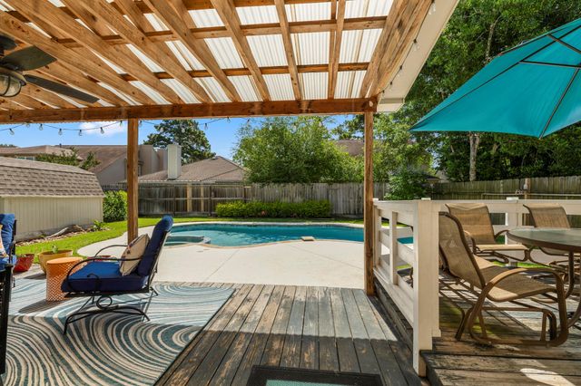 16031 Willowpark Drive, Tomball, TX 77377
