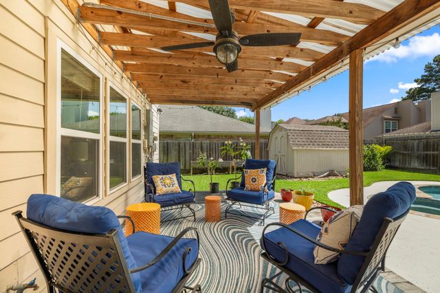 16031 Willowpark Drive, Tomball, TX 77377