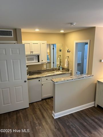 3030 Marsh Winds Circle Unit 302, Southport, NC 28461