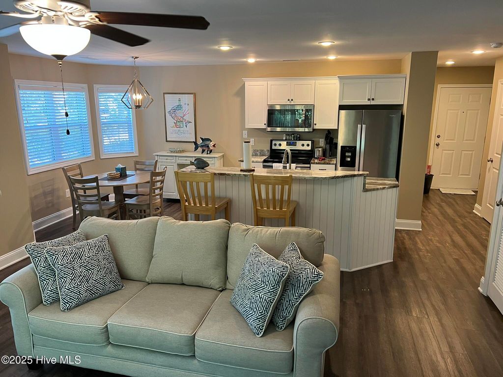 3030 Marsh Winds Circle Unit 302, Southport, NC 28461